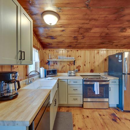 Rustic Cabin Retreat On Rangeley Lake! Екстериор снимка