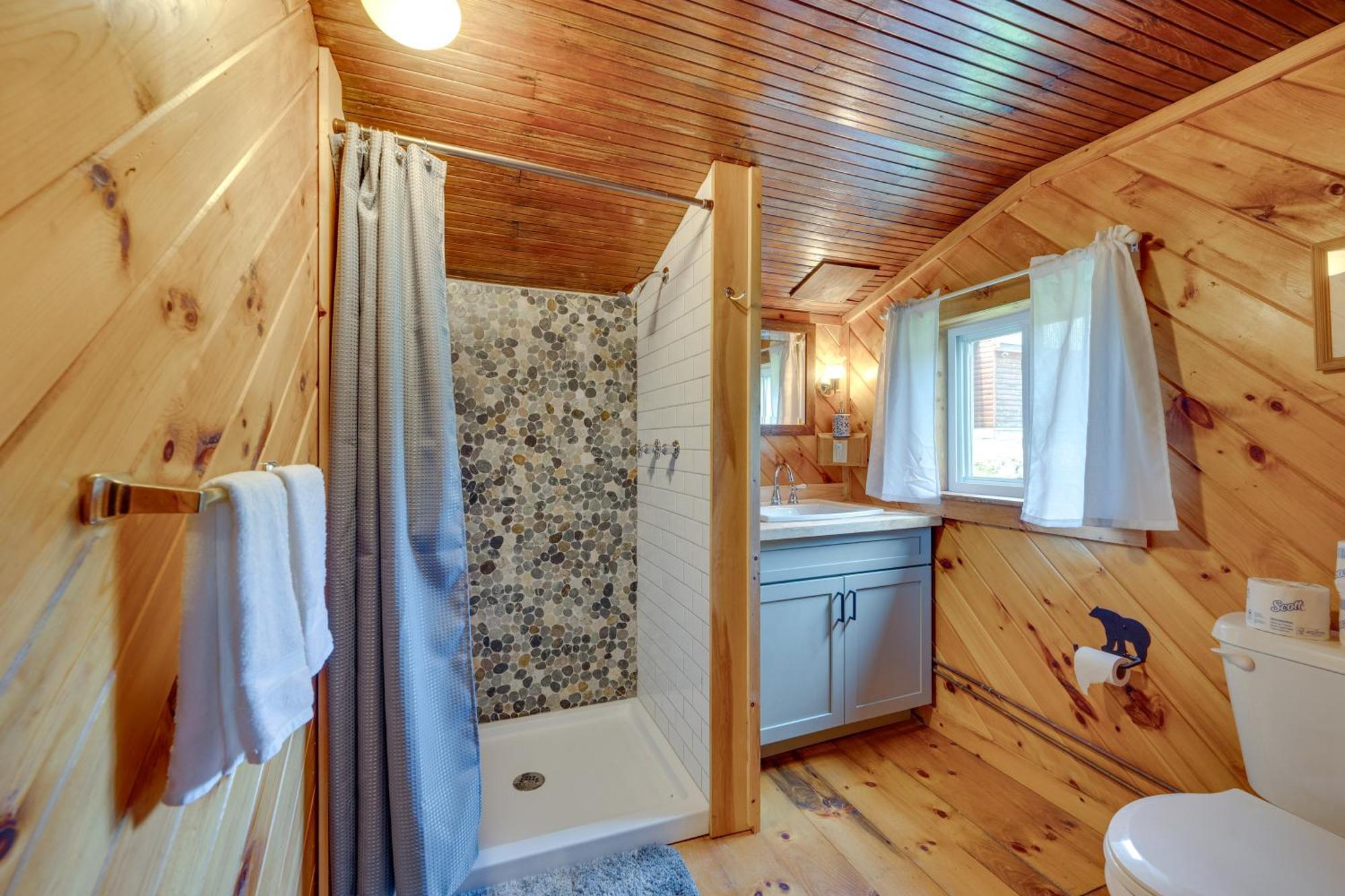 Rustic Cabin Retreat On Rangeley Lake! Екстериор снимка